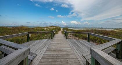 Direct Oceanfront 1st Floor Condo! Steps from the sand!!