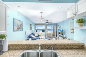 Interior - Direct Oceanfront 1st Floor Condo! Steps from the sand!! (Fernandina Beach)