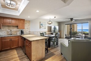 冰箱、微波炉、烤箱、炉灶