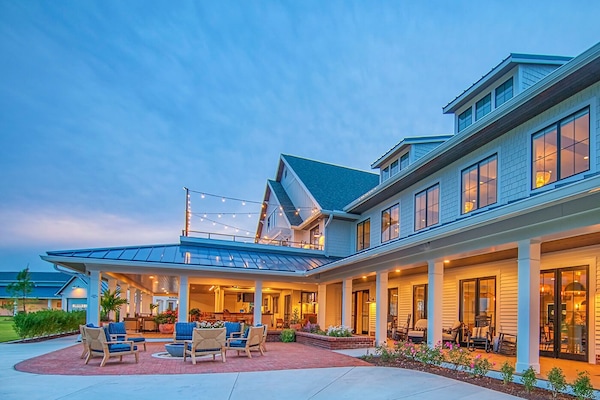 The clubhouse at Bayside features Signatures restaurant, with stunning views