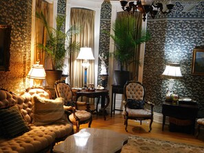 Interior - Johnston Mansion Bed and Breakfast price shown is Vrbo Mansion price (Keokuk)