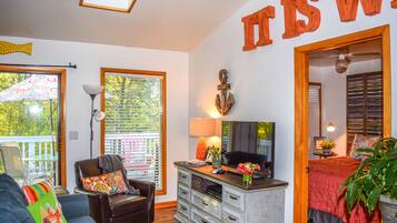 Smart-TV, DVD-Player, Bücher