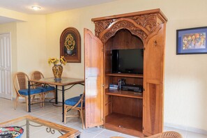 Interior - Sonoran Spa N802 - 1 BR Next to the Pool, High Speed Wi-Fi - Beachfront Upper Floor Luxury Condo (Puerto Peñasco)