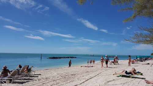 Quaint Island Escape Condo w/Spacious Balcony Deck in Beautiful Truman Annex