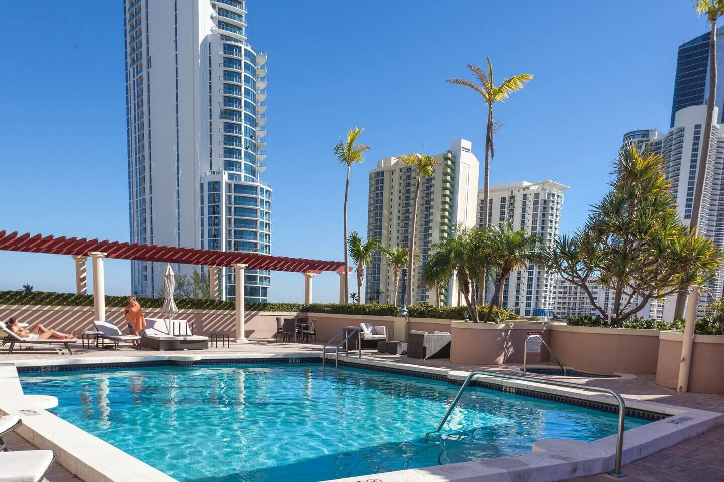 Beautiful Asian retreat 2bd/2bth Apt. min to beach