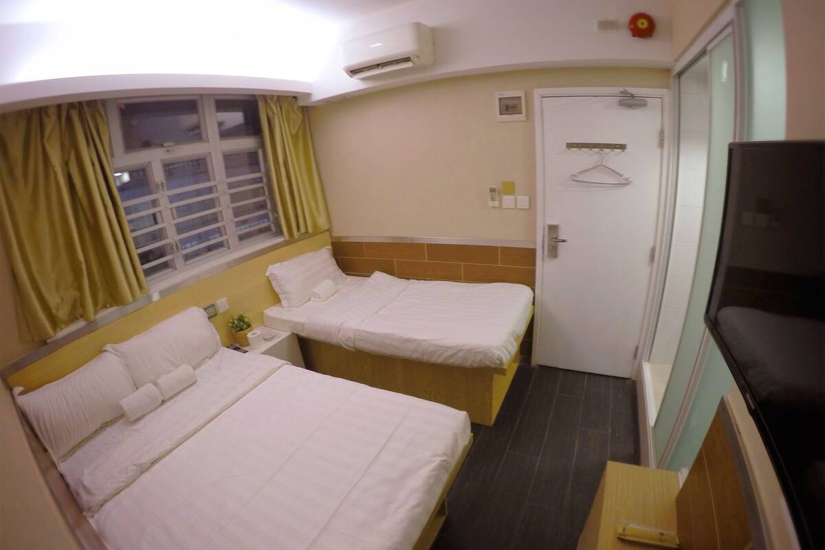 Comfort Triple Room, City View | Desk, soundproofing, WiFi (free)