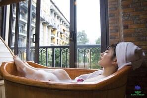 Couples treatment room(s), sauna, hot tub, steam room, body treatments - Sapa Green Hotel (Sa Pa)