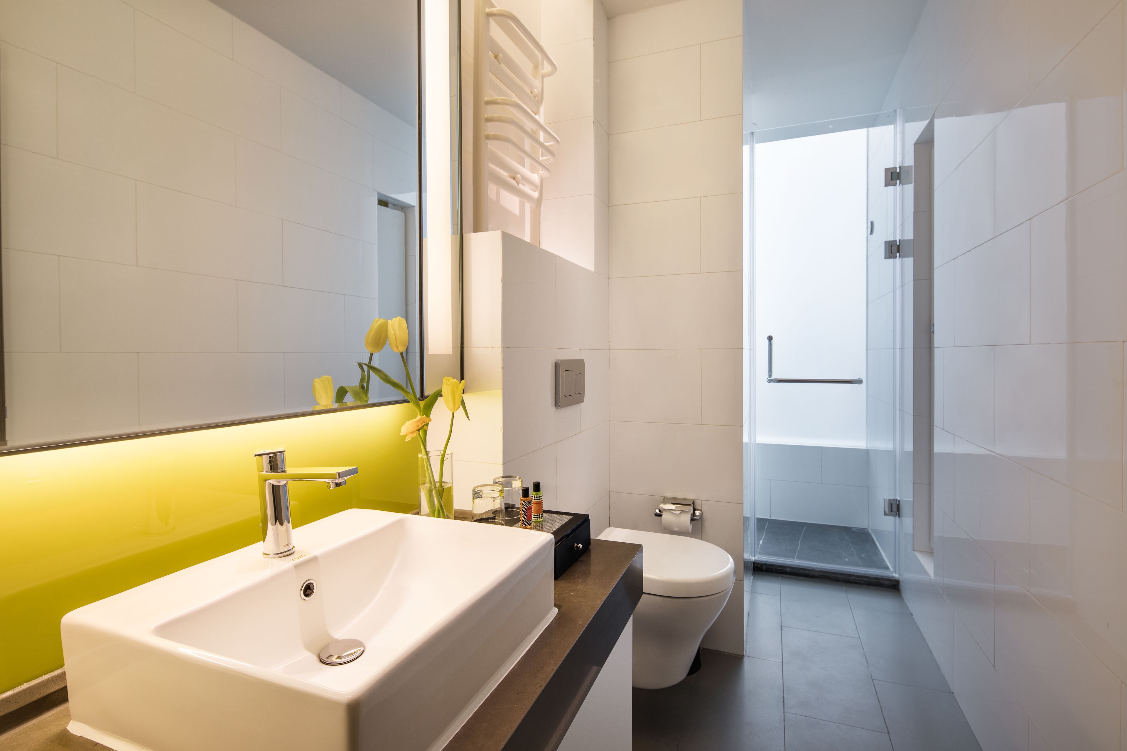 deluxe room, 2 bedrooms | bathroom | free toiletries, hair dryer, bathrobes, slippers