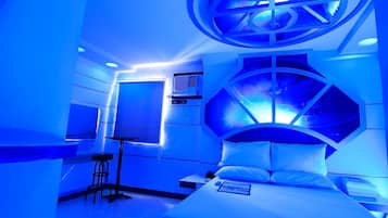 VIP Room | Desk, free WiFi, bed sheets