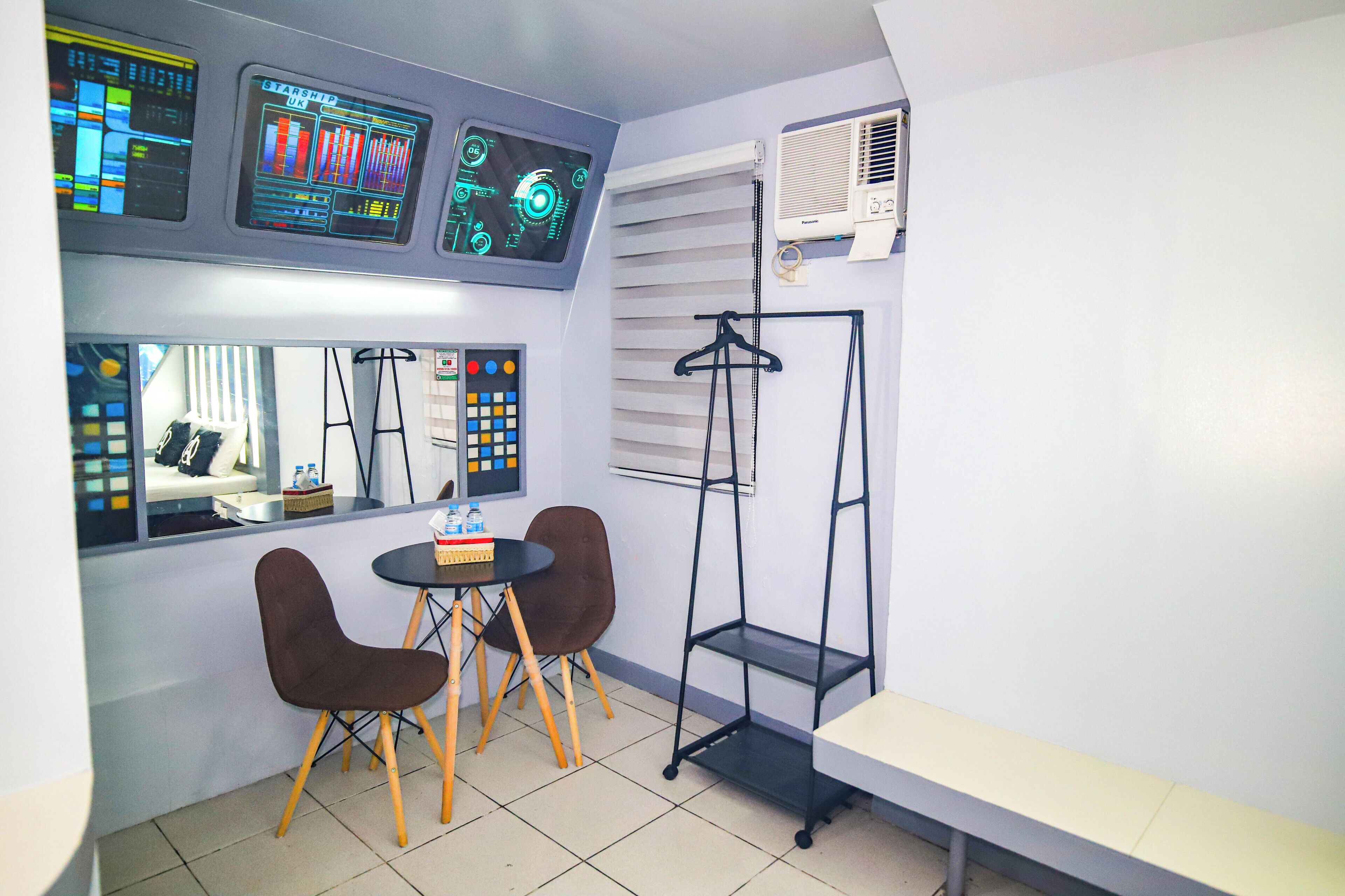 VIP Room | Desk, free WiFi, bed sheets