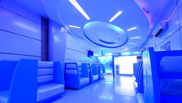 المنشأة من الداخل