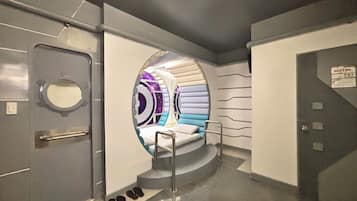 VIP Room | Desk, free WiFi, bed sheets