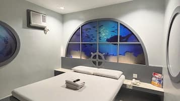 Desk, free WiFi, bed sheets