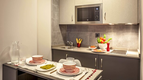 Private kitchen - Apartahotel 5dos5 (Oviedo)