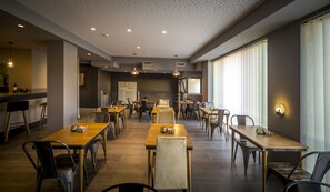 Restaurant - Apartahotel 5dos5 (Oviedo)