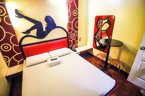 Quarto econômico | Wi-Fi de cortesia, roupa de cama