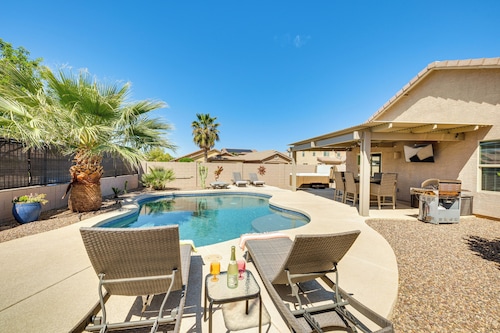 Backyard Oasis: Updated San Tan Valley Escape
