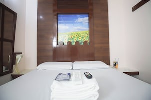 WiFi (free), bed sheets