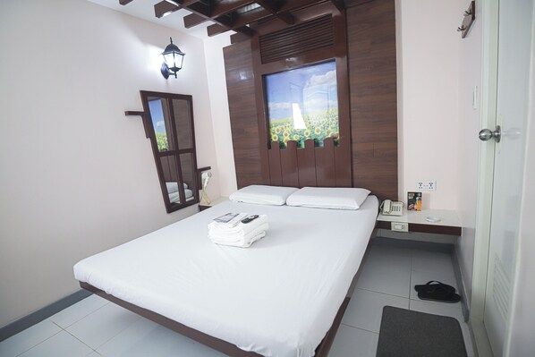 Premium Room | Free WiFi, bed sheets