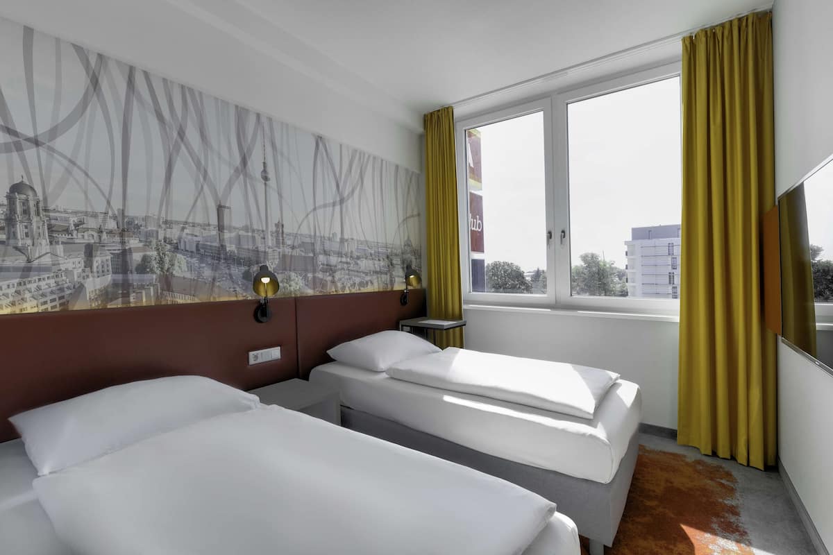 standard room, 2 single beds | hypo-allergenic bedding, blackout curtains, soundproofing