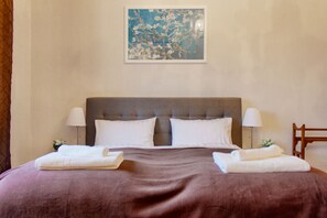 3 soverom, skrivebord, strykejern/-brett og wi-fi (inkludert)