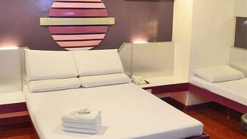 Desk, WiFi (free), bed sheets