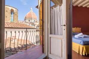 2 bedrooms, soundproofing, iron/ironing board, WiFi - Typical Florentine Apartment (Firenze)
