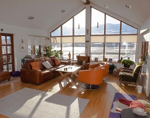 Lobby lounge - Great View Guesthouse (Akureyri)
