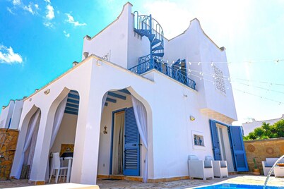 Villa Teresa Elegant & Relaxing vacation home with private hydro spa pool