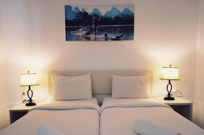 5 bedrooms, in-room safe, desk, laptop workspace