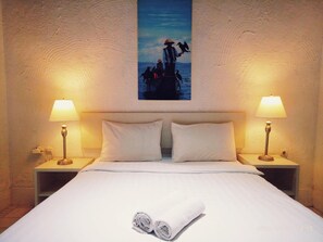 5 bedrooms, in-room safe, desk, laptop workspace - Villa PhyPhy 3 (Gili Trawangan)