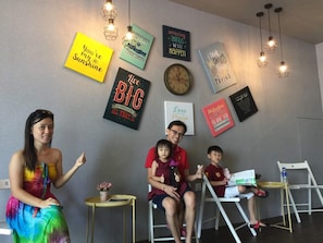 Khu tiếp khách ở sảnh