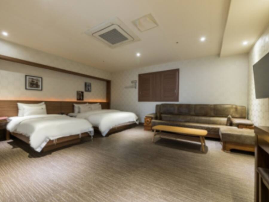 Deluxe Twin Room | Premium bedding, down comforters, individually decorated, desk