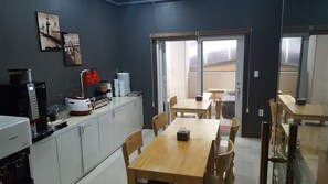 Petit déjeuner continental compris tous les jours