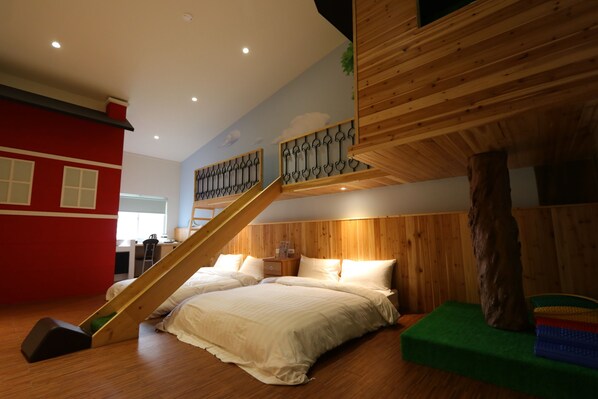 Habitación cuádruple familiar, 2 camas matrimoniales | Vista desde la habitación