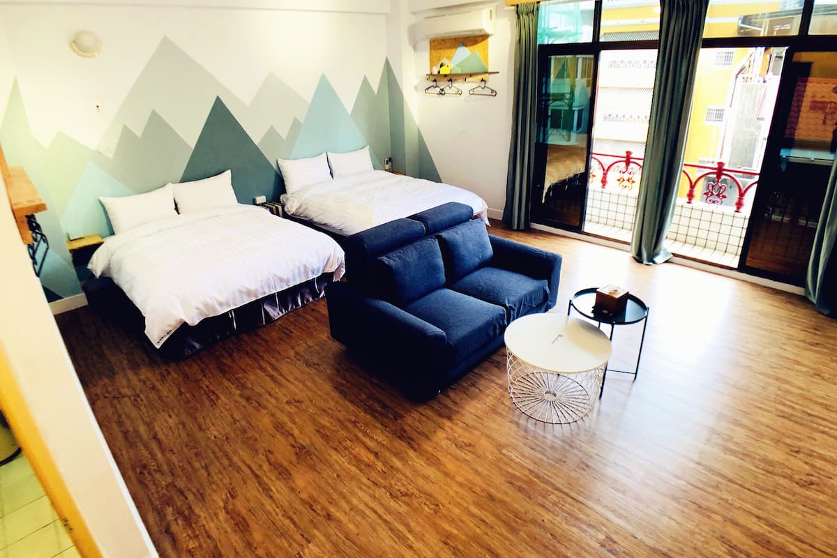 Gallery-værelse til 4 personer - 1 soveværelse | Dundyner, ekstra senge (tillægsgebyr), gratis Wi-Fi, sengetøj