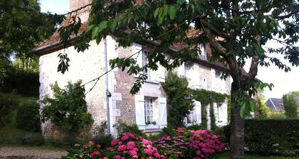 Petit Manoir du 18Ăšme siĂšcle, Ă deux pas de Deauville