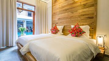 Romantic Double or Twin Room, 1 Bedroom | Desk, laptop workspace, blackout drapes, soundproofing