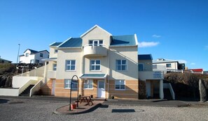 Front of property - Guesthouse Hvammur (Höfn)