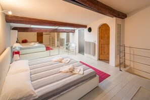 2 bedrooms, free Internet
