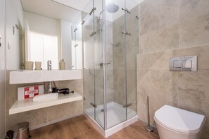 Douche, séchoir à cheveux