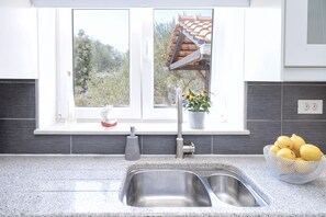 Interior - Maslina Tree House (Hvar) - Modern apartment with garden close to the sea (Stari Grad)