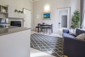 TV - Beccaria Suite BRAND-NEW 2-bedroom apartment (Firenze)
