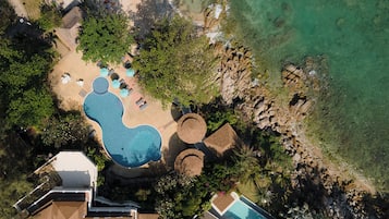 2 piscinas al aire libre