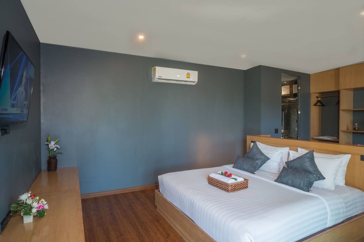 Garden Pool Villa  | Minibar, in-room safe, desk, blackout curtains