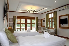 Family Room | In-room safe, blackout drapes, rollaway beds, free WiFi