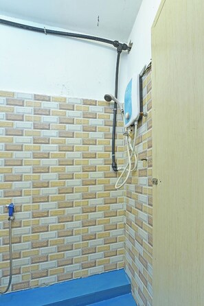 Douche, serviettes fournies