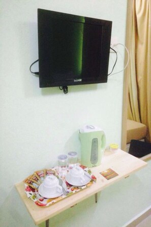 Iron/ironing board, free WiFi, bed sheets - F Hotel Bayan Lepas (George Town)