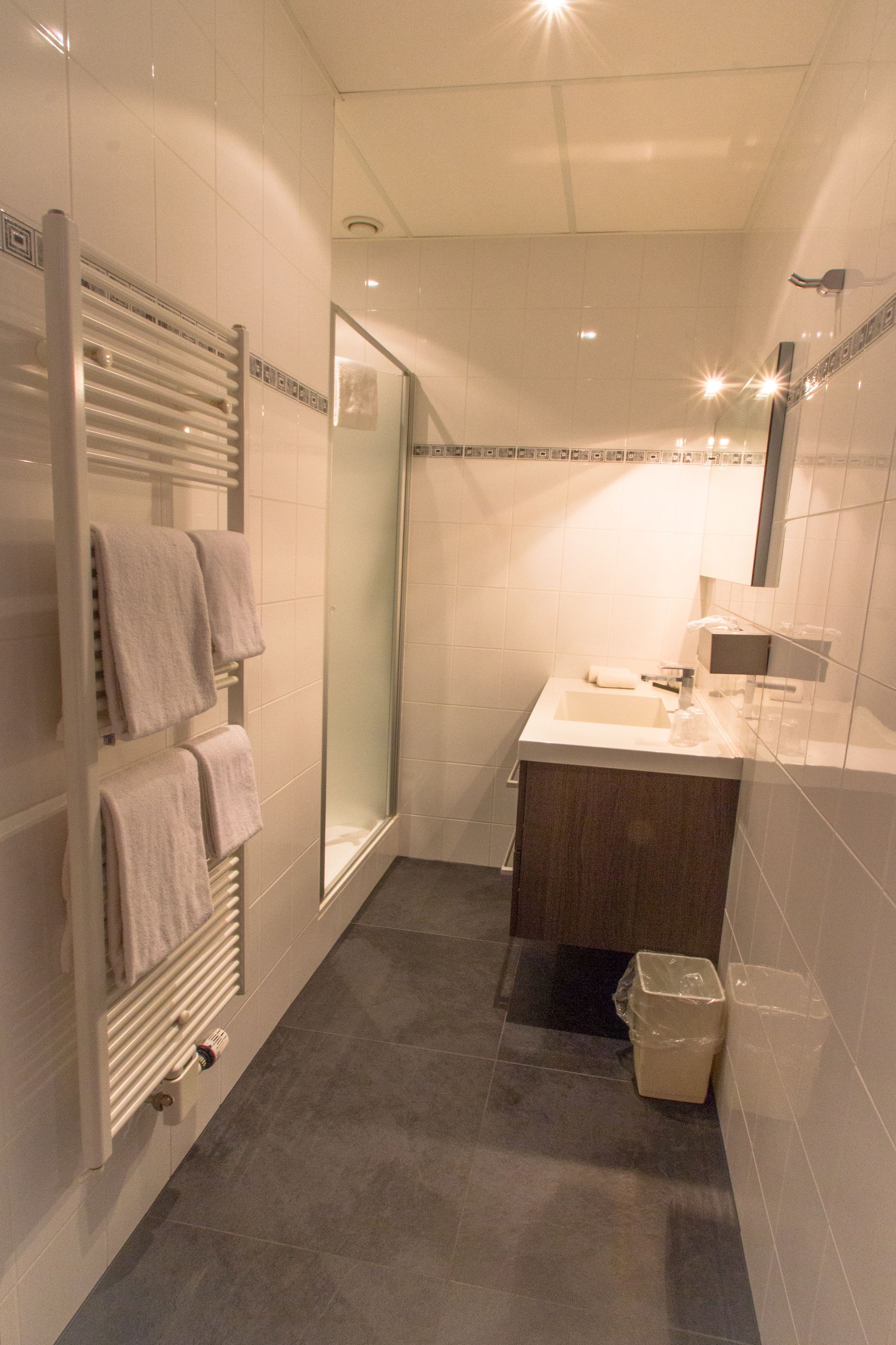 comfort double room | bathroom | free toiletries, hair dryer, bathrobes, slippers