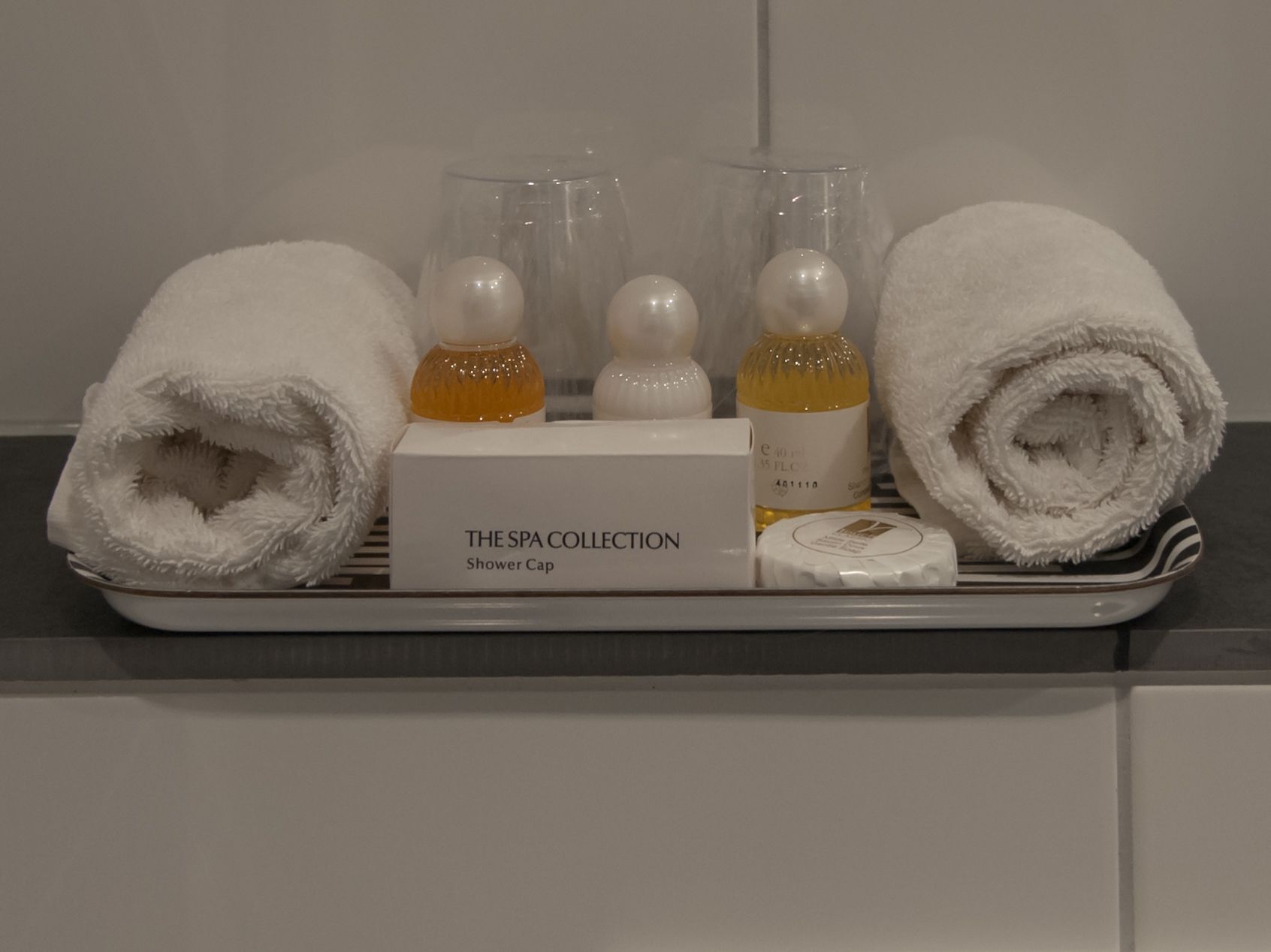 twin room | bathroom amenities | free toiletries, hair dryer, bathrobes, slippers